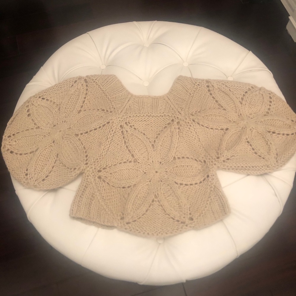 Cute cropped Beige knit sweater, only warn once.